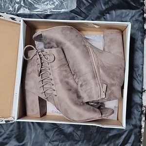 Womens Taupe brushed suede size 10.